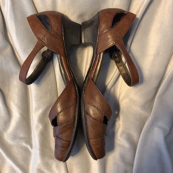 Born womens size 9.5 brown leather cut outs ankle strap kitten heel Mary Jane - Picture 3 of 10